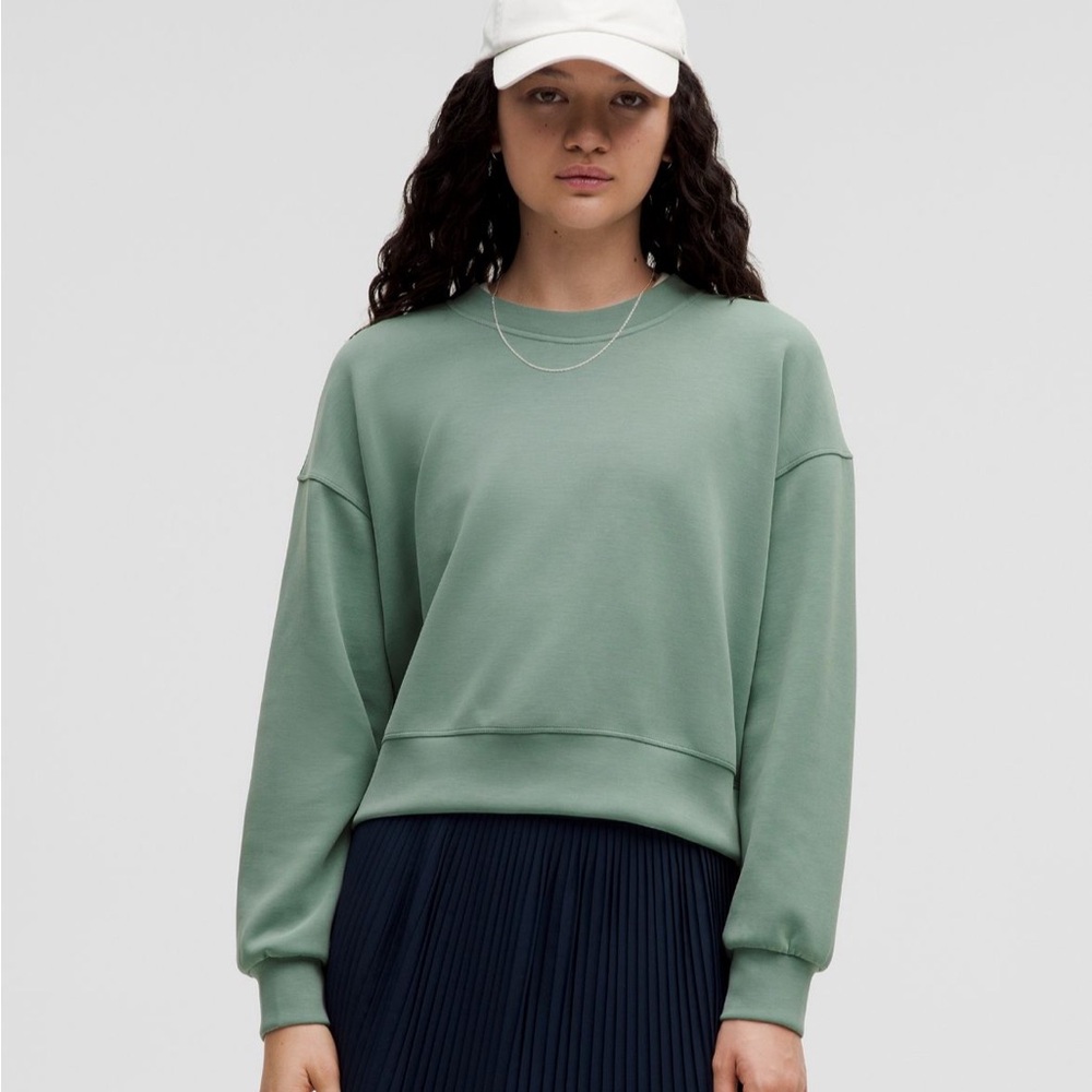 Lululemon Softstreme Perfectly Oversized
Cropped Crew
